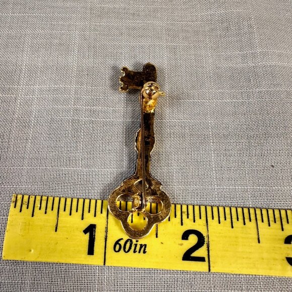Vintage Vendome Gold Tone Key Scatter Pin - Picture 4 of 11